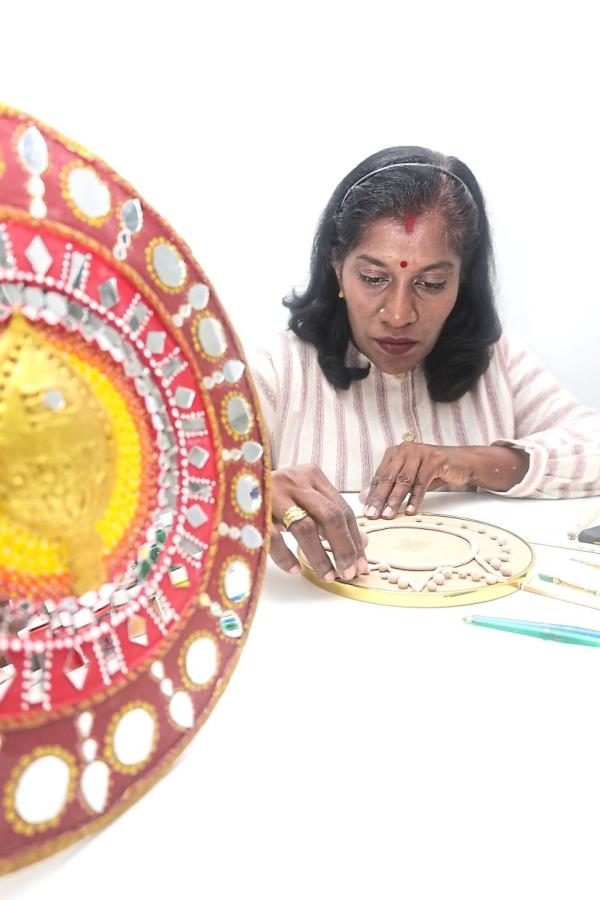 Vinothini is ho<em></em>ning her crafting skills to elevate her family’s income and create a brighter future. — FAIHAN GHANI/The Star