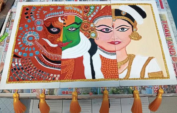 Vinothini's stunning Kathakali artwork crafted through the intricate lippan kaam technique. — VINOTHINI MUNUSAMY