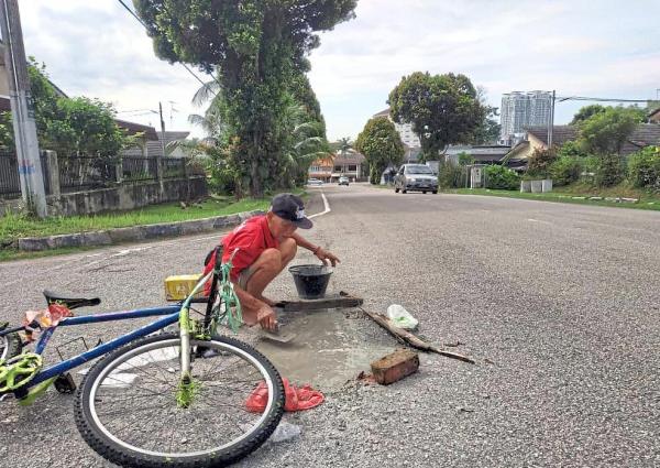 Even around the neighbourhood, as shown in these file photos.