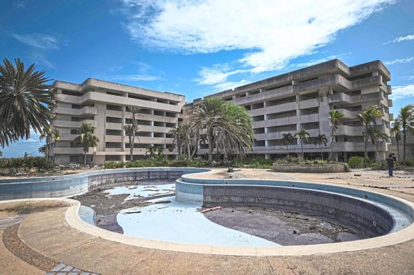 Another abando<em></em>ned hotel, a common sight these days on the island.