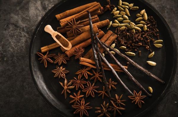 新的豆蔻味：圣诞烘焙必备的五种香料