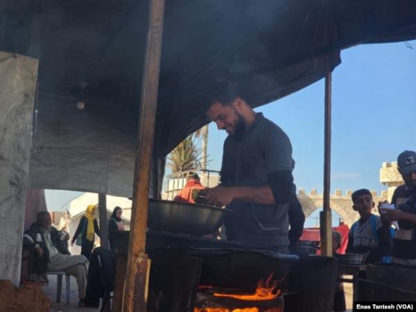 Aid workers in Gaza say they have hope that new laws essentially banning UNRWA will not be put into force, in Khan Younis, Gaza, Nov. 13, 2024.