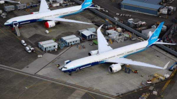 An aerial view of Boeing 777X airplanes parked at King County Internatio<em></em>nal Airport-Boeing Field in Seattle, Washington, US June 1, 2022. Photo: REUTERS/Lindsey Wasson/File Photo