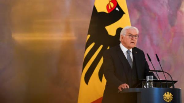 German President Frank-Walter Steinmeier dissolves the German parliament, the Bundestag, during a statement to the media, after Chancellor Olaf Scholz lost a co<em></em>nfidence vote, at Bellevue palace in Berlin, Germany December 27, 2024. REUTERS/Annegret Hilse