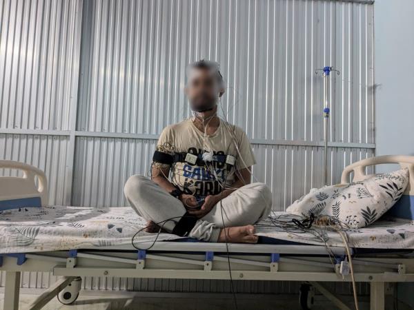 In a private sleep clinic in the capital, the patient’s sleep is mo<em></em>nitored in the left room, while the patient stays in the other, trying to sleep. Photo: TBS