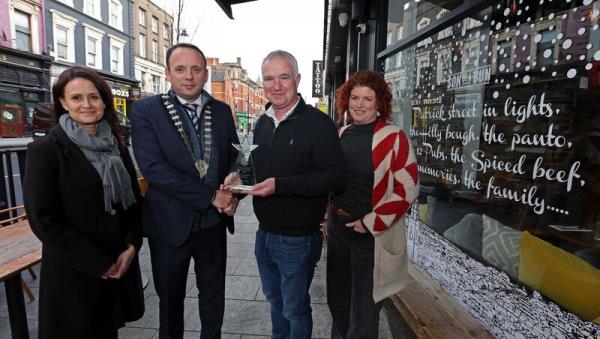 Pictured is Aaron Mansworth, President Cork Business Association, presenting the Best Non Retail Display award to Niall O'Regan, Son of A Bun, MacCurtain Street, also included are Cliona Barnes, Business & Communications Manager CBA and Lisa McCarthy, Spectrum Display & Lead Judge, during the Cork Business Association (CBA) inaugural Cork City Christmas Display competition winner presentations, on MacCurtain Street, Cork.
