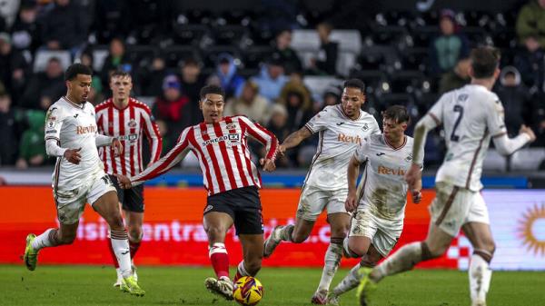 Sunderland roar back at Swansea to move into third as Azaz helps Boro win again
