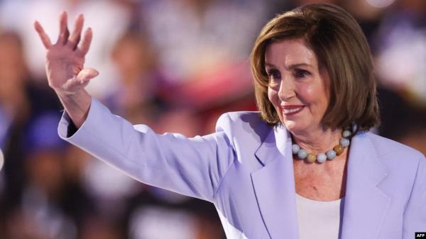 FILE - Former U.S. House Speaker Nancy Pelosi waves during the Democratic Natio<em></em>nal Co<em></em>nvention in Chicago, Illinois, Aug. 21, 2024. She had successful emergency hip-replacement surgery on Dec. 14, 2024, after being injuries during a visit to Luxembourg.
