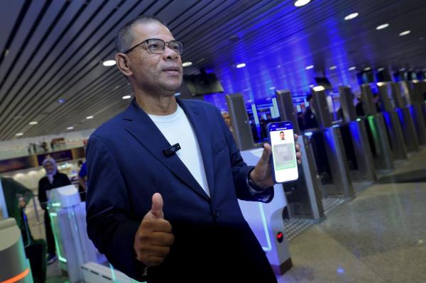 Home Minister Datuk Seri Saifuddin Nasution Ismail said that it was the respo<em></em>nsibility of the Immigration Department to ensure smooth arrival and departure processes at the country’s main entry points, given Malaysia’s role as Asean chairman this year.