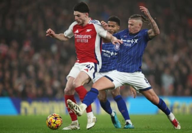 Former England teammates Declan Rice and Kalvin Phillips enjoyed a rare battle against each other.