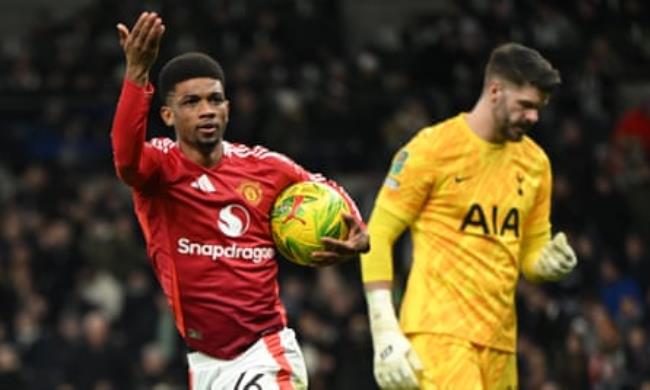 Amad Diallo made it 3-2 when he put Fraser Forster under pressure and his block of goalkeeper’s attempted clearance bounced into the net.