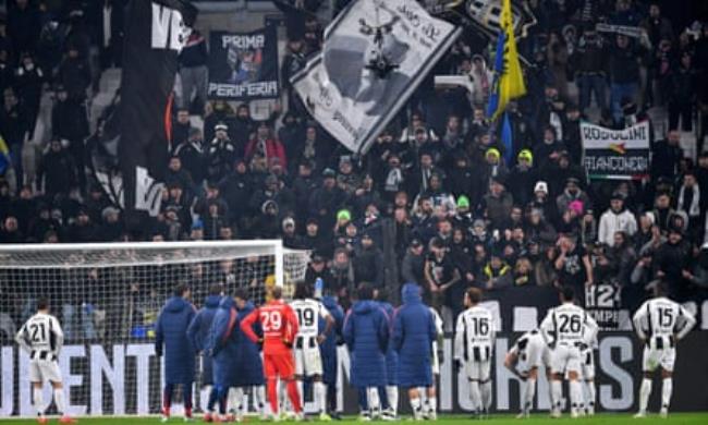 Juventus players hear the grumbles of their fans after the draw with Venezia