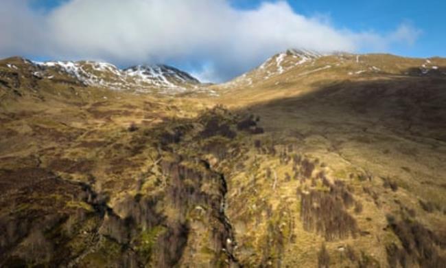 aerial view of edramucky trail on the slopes of benin ghlas in ben lawers natio<em></em>nal nature reserve, perthshire