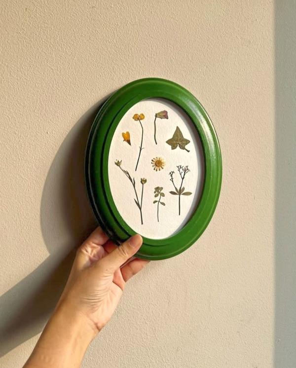Working with pressed flowers has helped Netalia Zerina stay calm and co<em></em>nnected with nature. Photo: Netalia Zerina Galea 